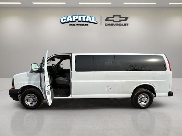2022 Chevrolet Express 3500 LS Passenger