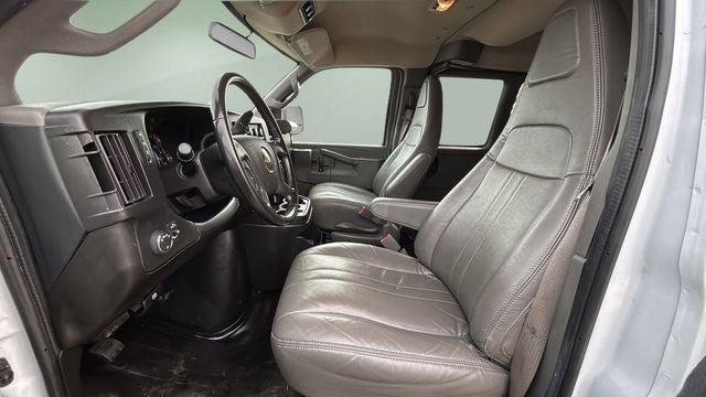 2022 Chevrolet Express 3500 LS Passenger