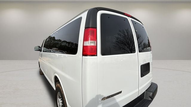 2022 Chevrolet Express 3500 LS Passenger