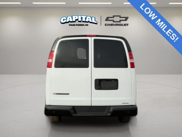 2022 Chevrolet Express 3500 LS Passenger