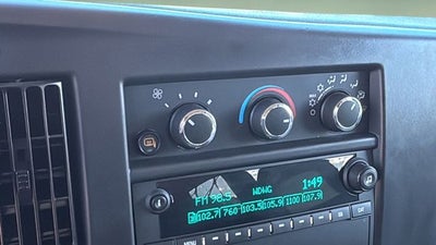 2025 Chevrolet Express 3500 LT Passenger