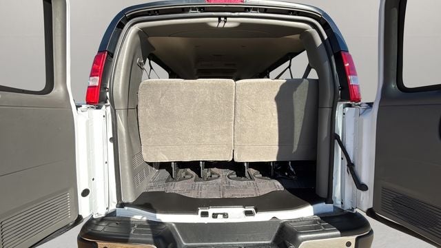 2025 Chevrolet Express 3500 LT Passenger