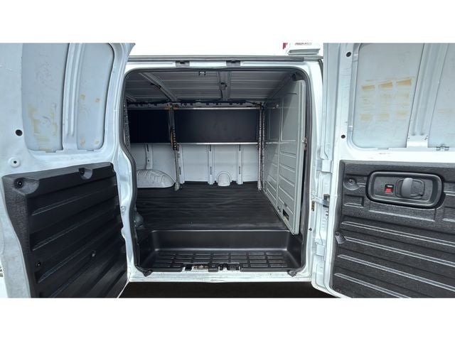 2023 GMC Savana 2500 Work Van Cargo