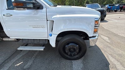 2023 Chevrolet Silverado 5500HD Work Truck