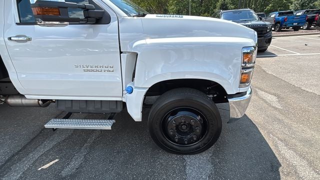 2023 Chevrolet Silverado 5500HD Work Truck
