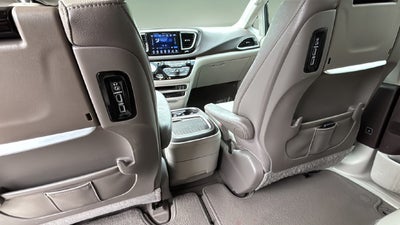 2017 Chrysler Pacifica Touring L Plus