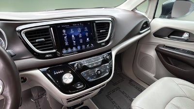 2017 Chrysler Pacifica Touring L Plus