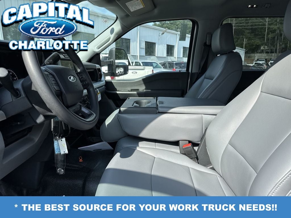 2025 Ford Chassis Cab F-450® XL