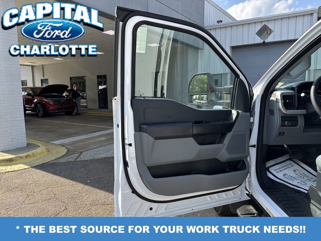 2025 Ford Chassis Cab F-450® XL