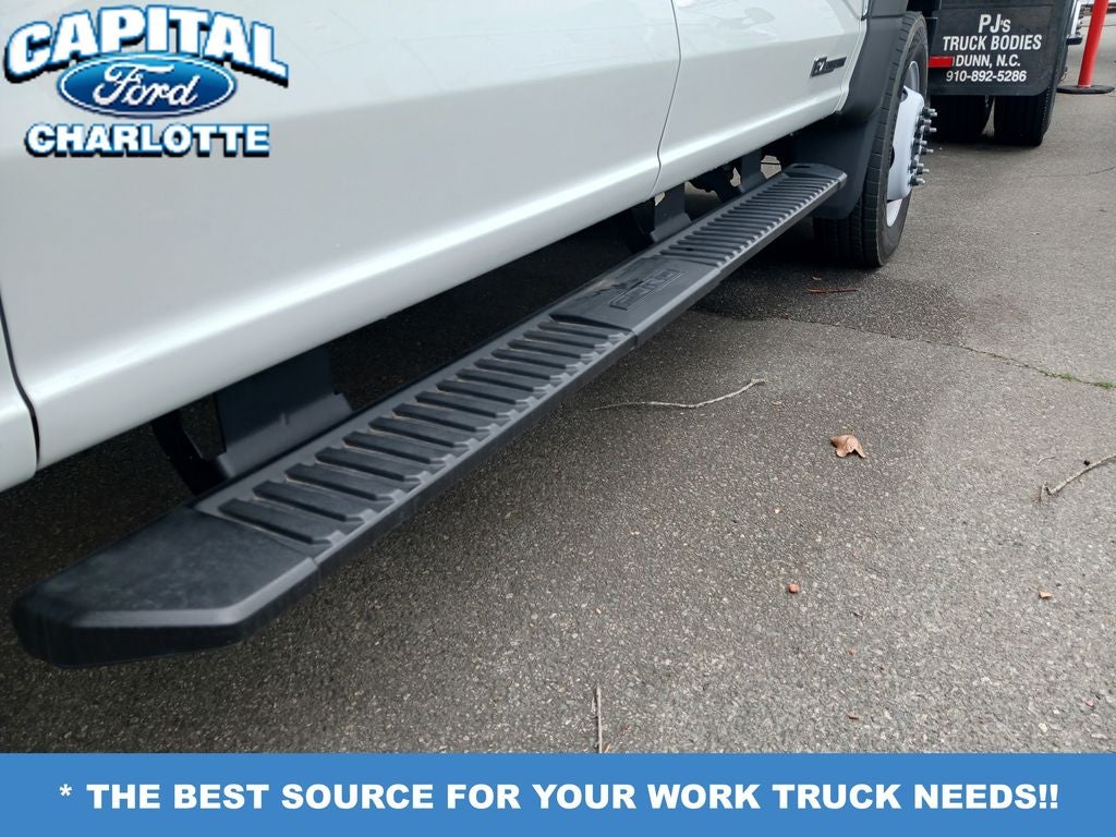 2025 Ford Chassis Cab F-550® XL