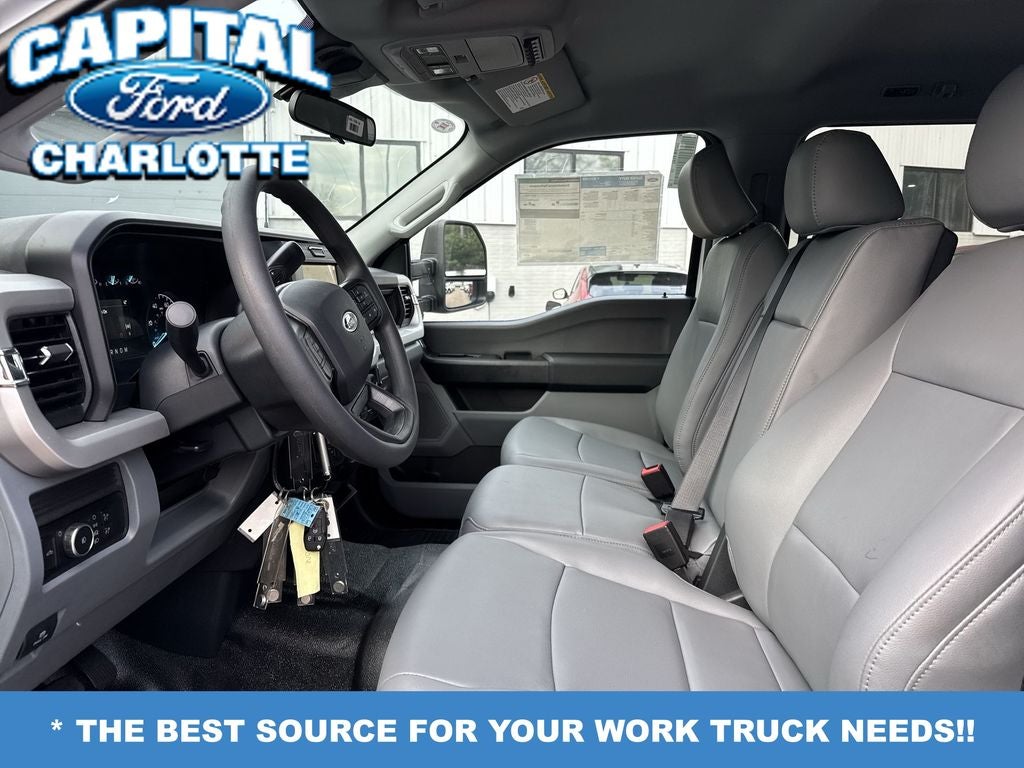 2025 Ford Chassis Cab F-350® XL