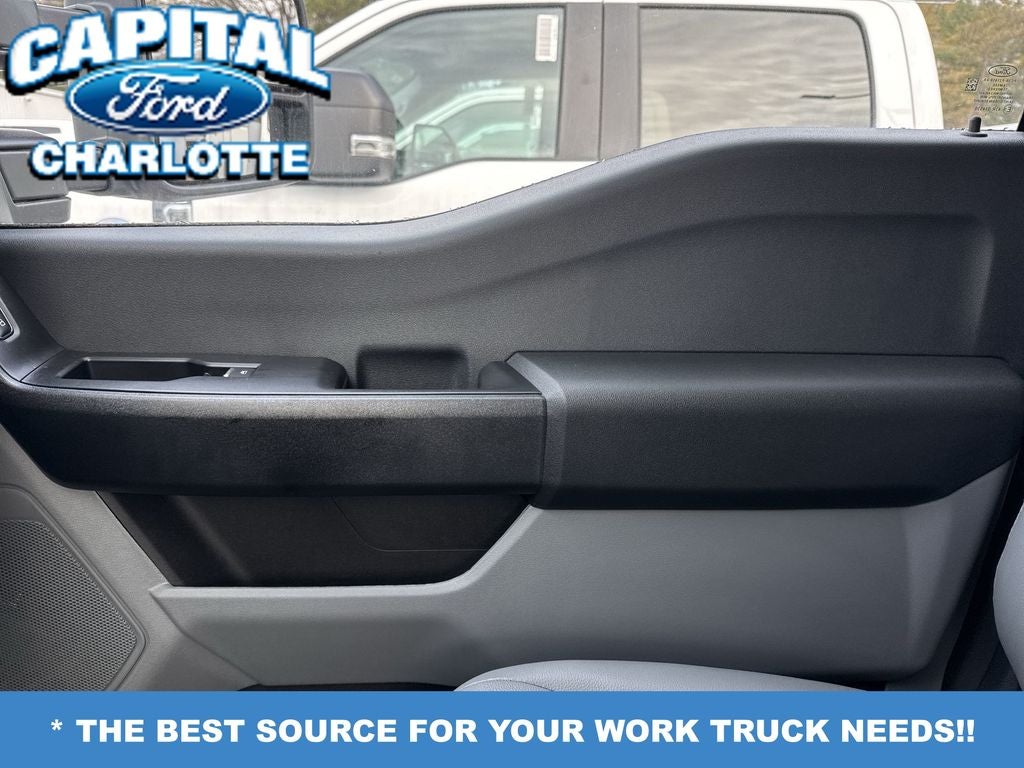 2025 Ford Chassis Cab F-350® XL