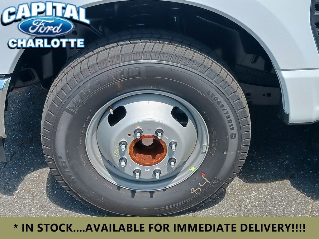 2024 Ford Chassis Cab F-350® XL