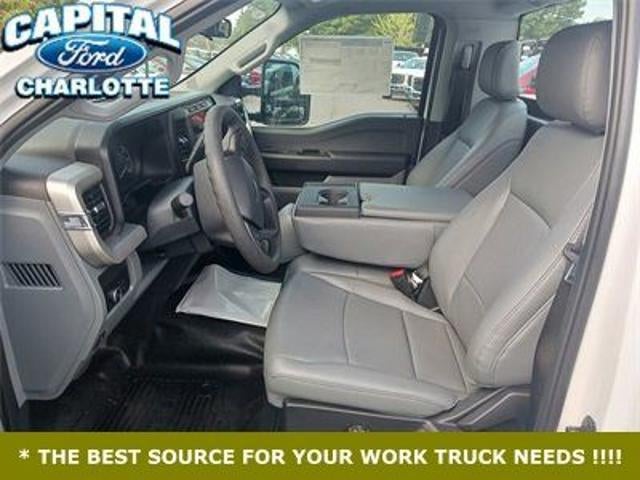 2024 Ford Chassis Cab F-450® XL