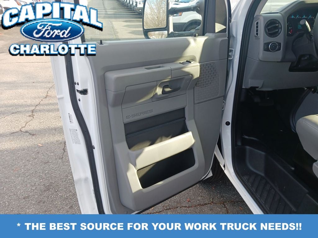 2025 Ford Econoline Cutaway E-350 SRW