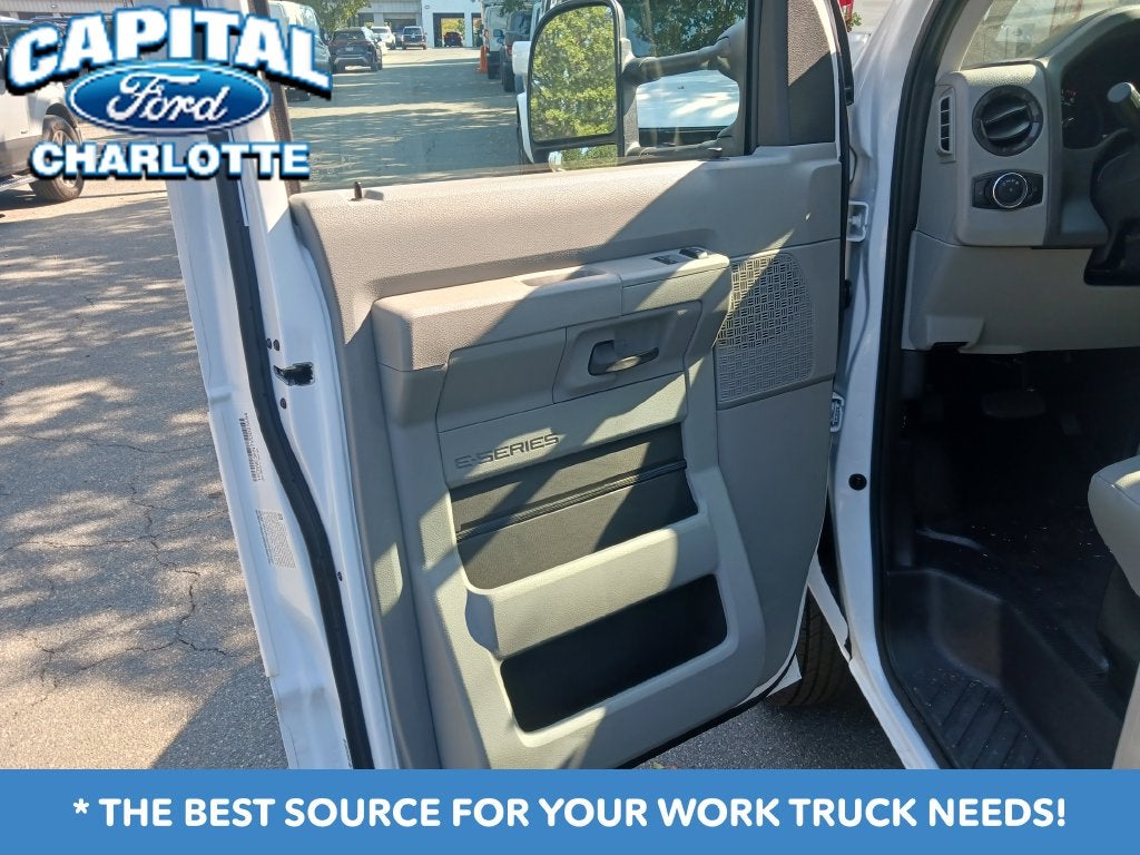 2027 Ford Econoline Cutaway E-350 SRW