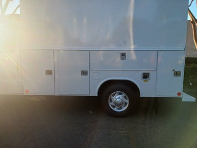 2027 Ford Econoline Cutaway E-350 SRW
