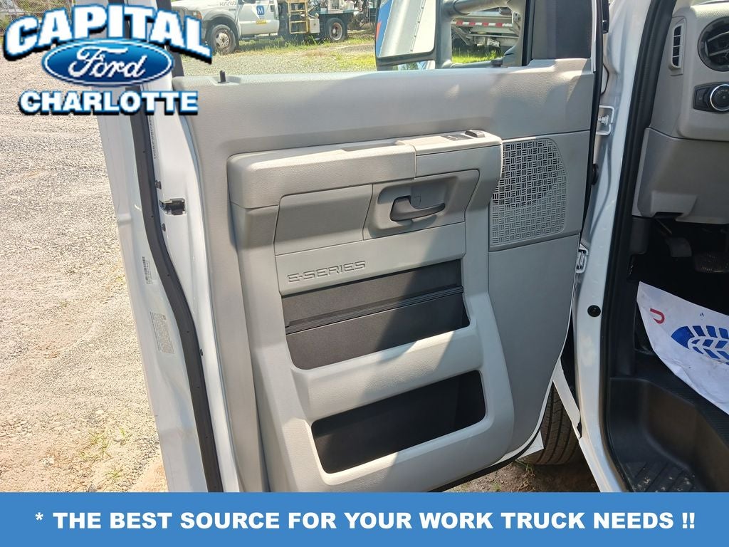 2027 Ford Econoline Cutaway E-350 SRW