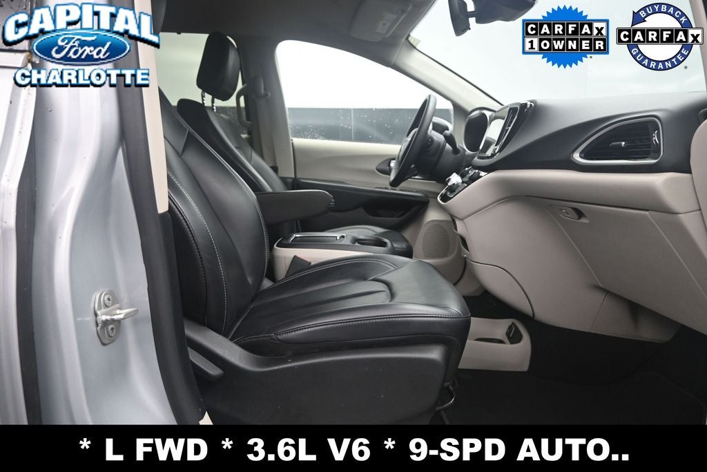 2023 Chrysler Pacifica Touring L
