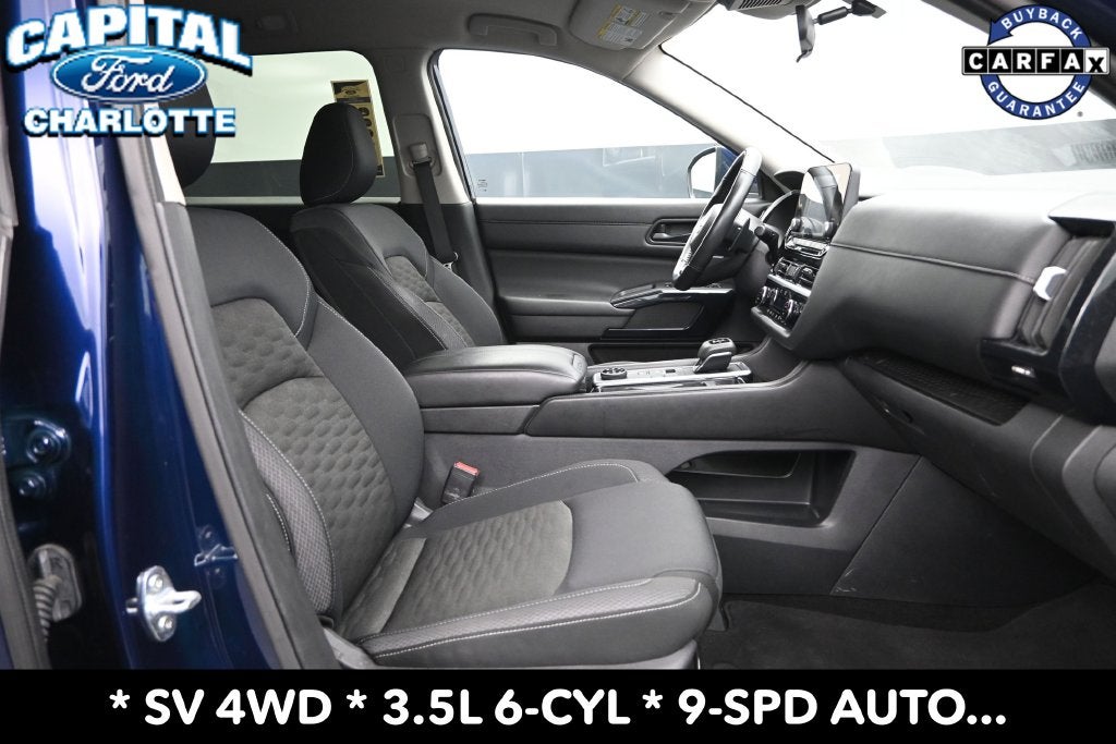 2025 Nissan Pathfinder SV