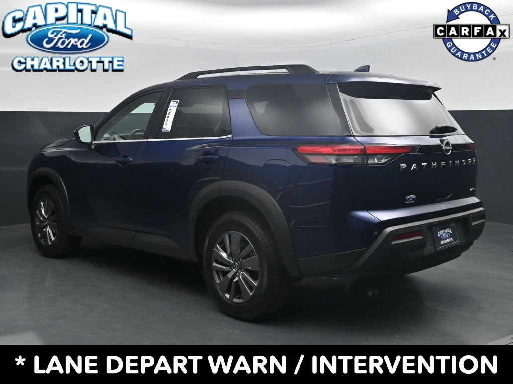 2025 Nissan Pathfinder SV