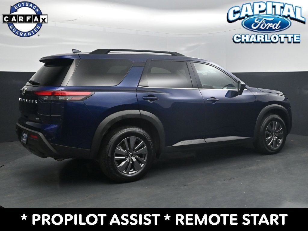 2025 Nissan Pathfinder SV