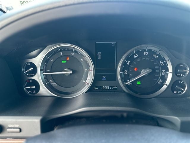 2017 Toyota Land Cruiser V8