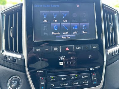 2017 Toyota Land Cruiser V8