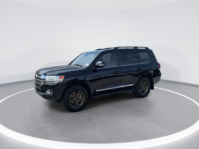 2017 Toyota Land Cruiser V8