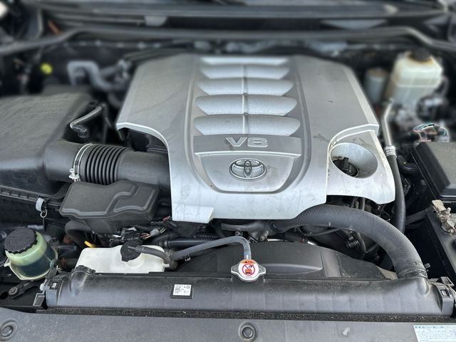 2017 Toyota Land Cruiser V8