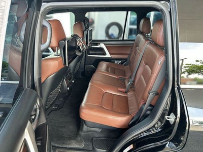 2017 Toyota Land Cruiser V8