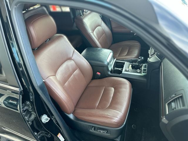2017 Toyota Land Cruiser V8