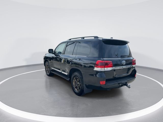 2017 Toyota Land Cruiser V8