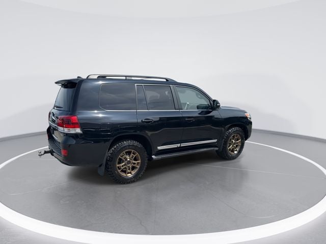 2017 Toyota Land Cruiser V8