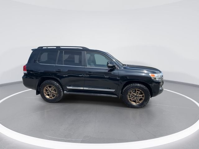 2017 Toyota Land Cruiser V8