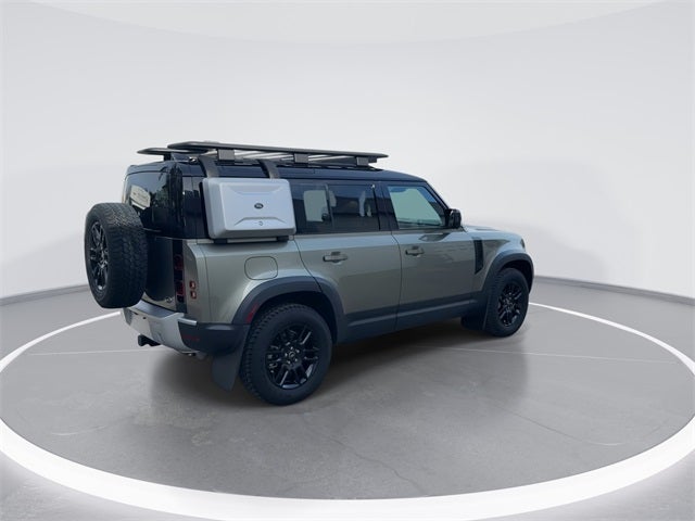 2023 Land Rover Defender 110 SE