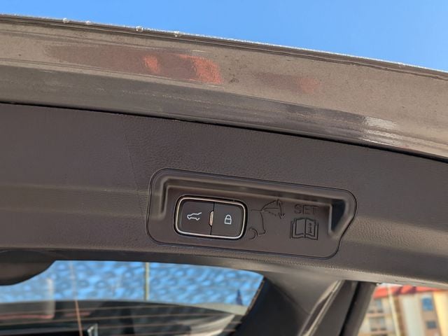 2025 Ford Explorer ST-Line 300A