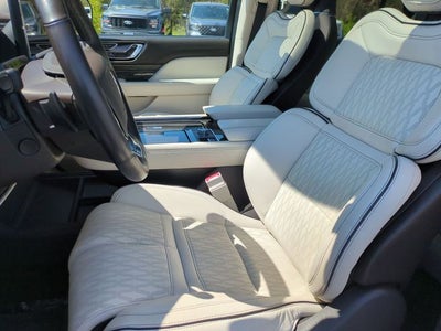 2022 Lincoln Navigator Black Label