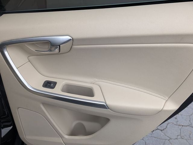 2016 Volvo XC60 T6 Platinum