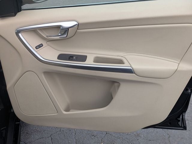 2016 Volvo XC60 T6 Platinum