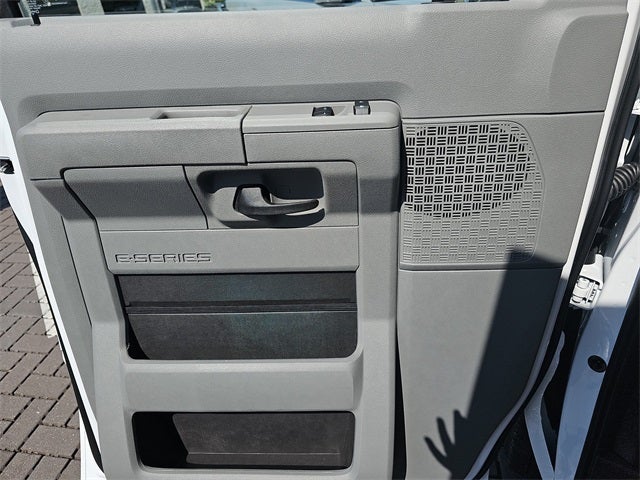 2026 Ford E-350SD Base Cutaway