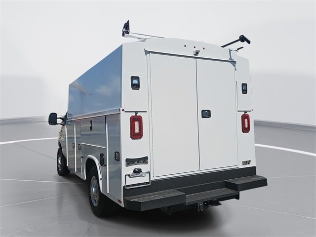 2026 Ford E-350SD Base Cutaway