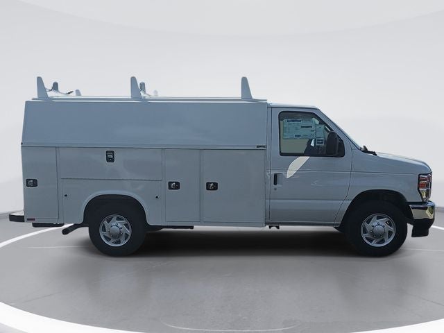 2026 Ford E-350SD Base Cutaway