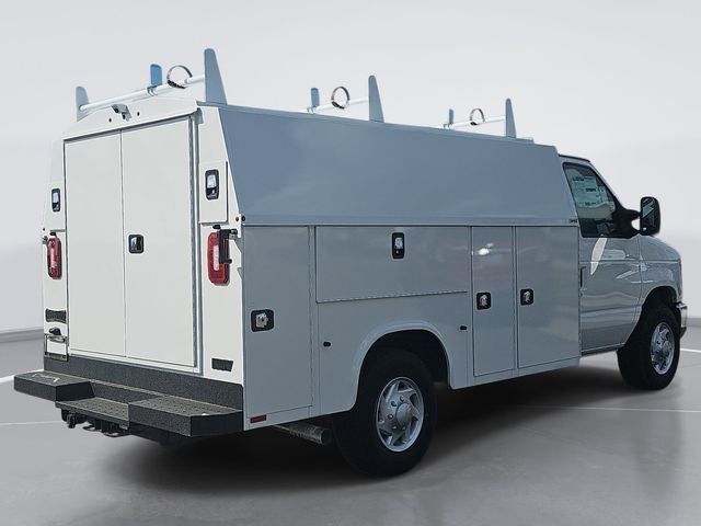 2026 Ford E-350SD Base Cutaway