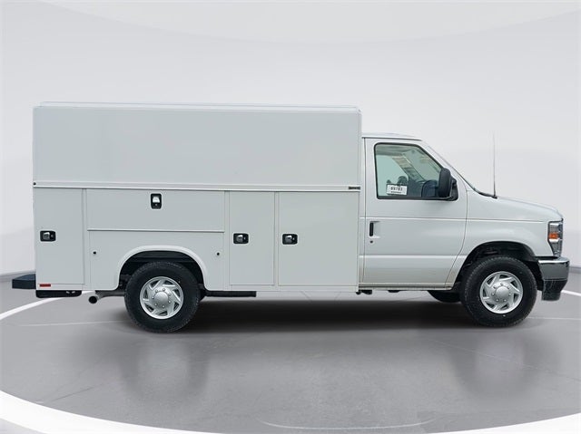 2026 Ford E-350SD Base Cutaway