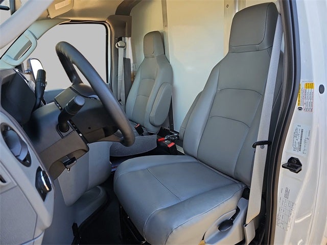 2025 Ford E-450SD Base DRW