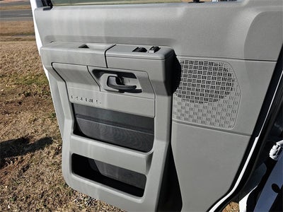 2025 Ford E-450SD Base DRW