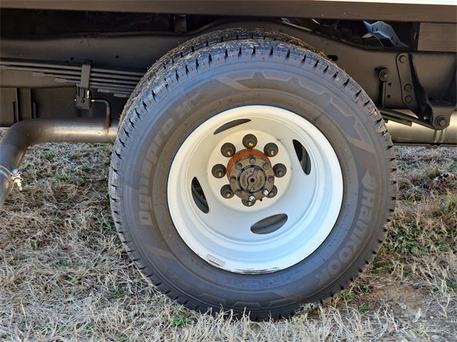 2025 Ford E-450SD Base DRW