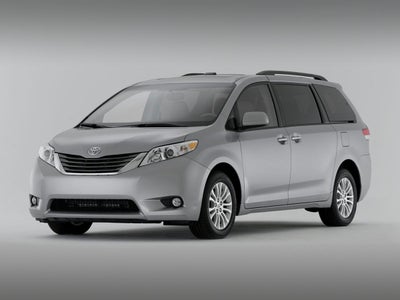 2014 Toyota Sienna XLE 8 Passenger