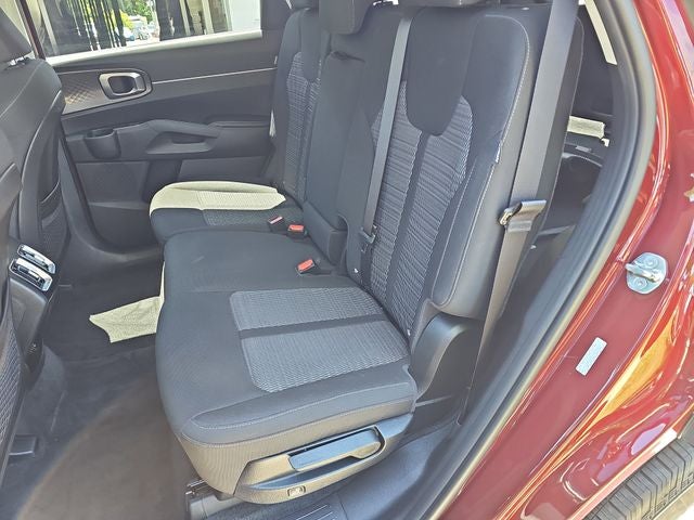 2025 Kia Sorento LX